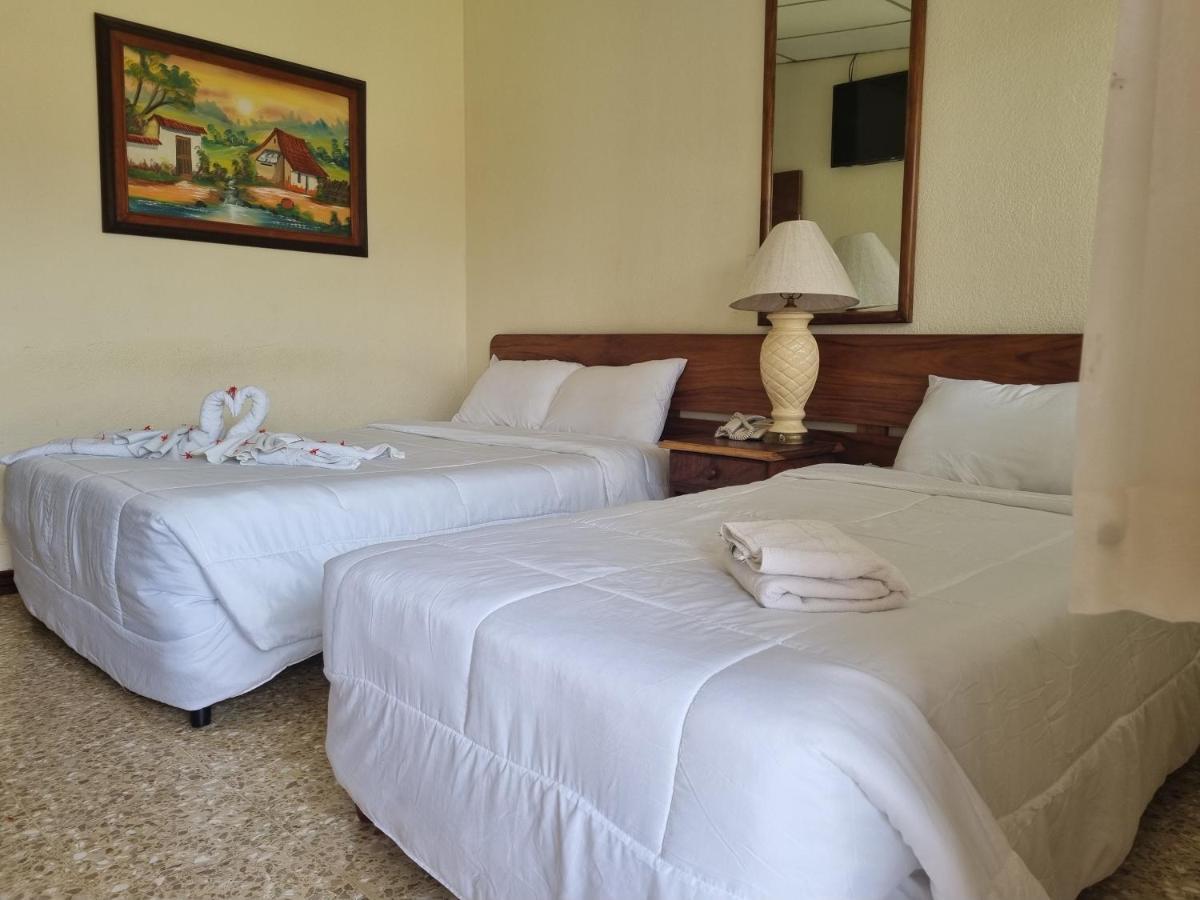 Hotel La Siesta Liberia Habitación foto